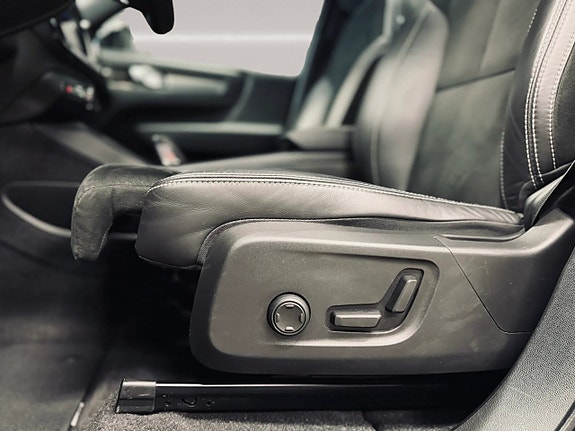 Volvo XC40 14 of 30