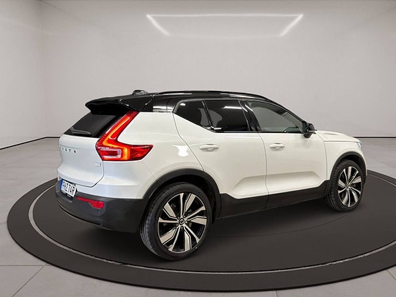 Volvo XC40 9 of 30