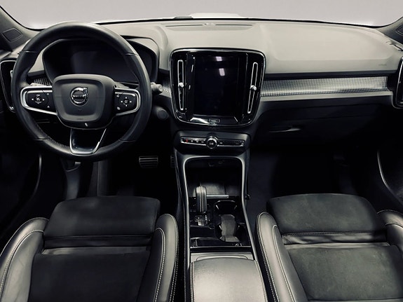 Volvo XC40 18 of 30