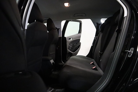 Peugeot 308 SW 12 of 19