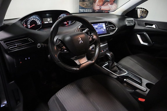 Peugeot 308 SW 7 of 19