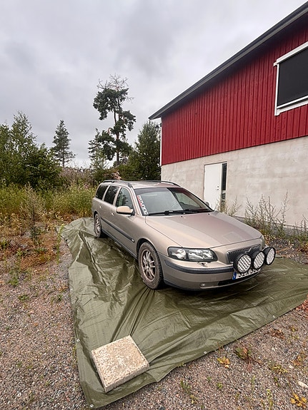 Volvo V70 4 of 5