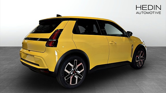 Renault 5 E-Tech 2 of 5