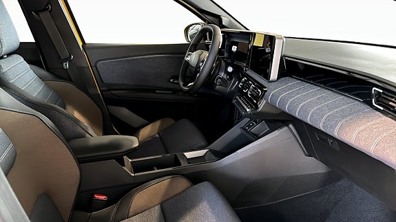 Renault 5 E-Tech 3 of 5