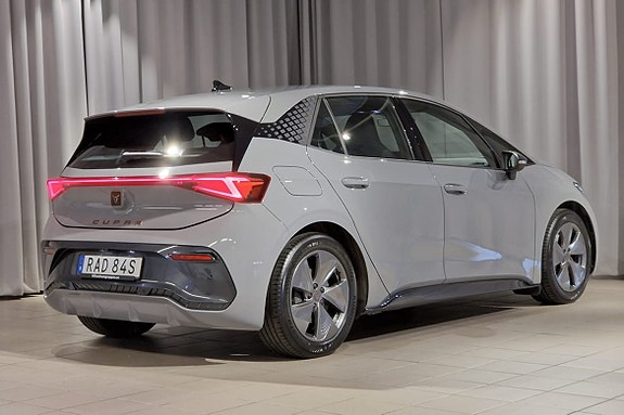 Cupra Born 4 of 5