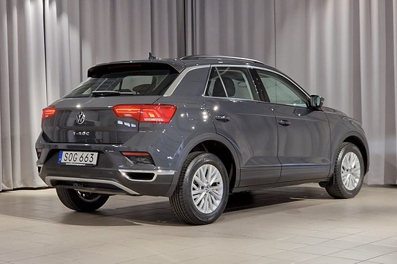 Volkswagen T-Roc 4 of 5