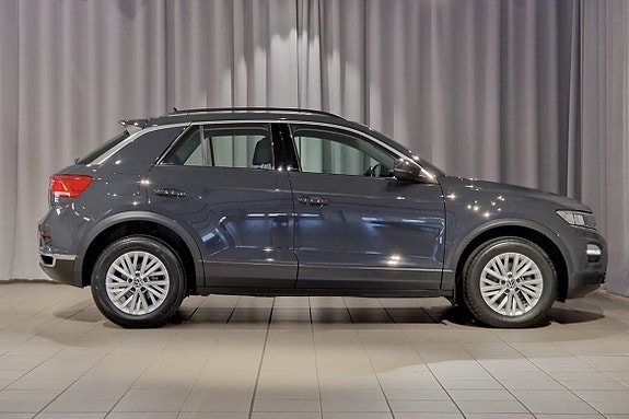 Volkswagen T-Roc 3 of 5