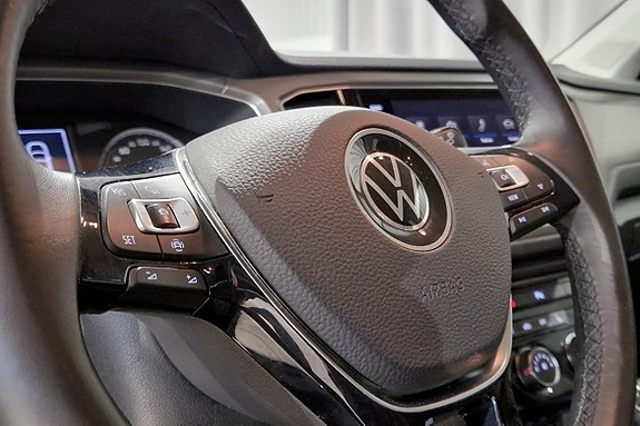 Volkswagen T-Roc 8 of 14
