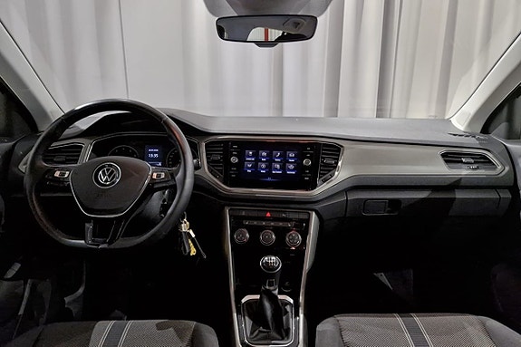 Volkswagen T-Roc 7 of 14