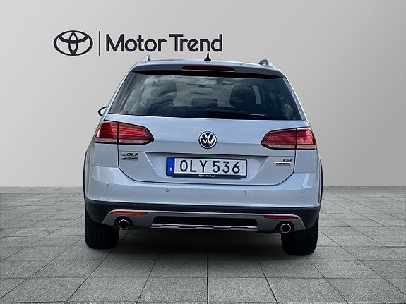 Volkswagen Golf Alltrack 4 of 5
