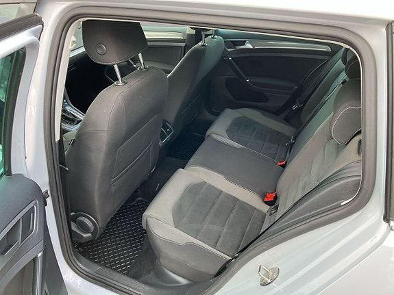 Volkswagen Golf Alltrack 8 of 10