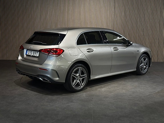 Mercedes-Benz A250 e 4 of 5