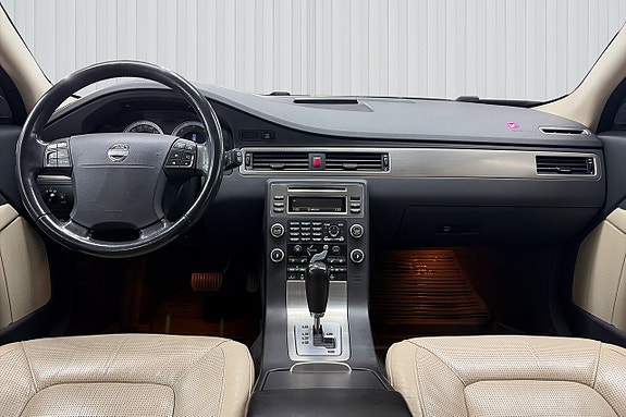 Volvo V70 10 of 21