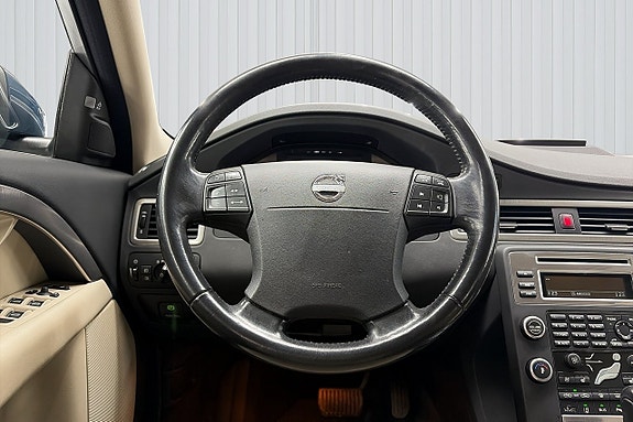 Volvo V70 13 of 21