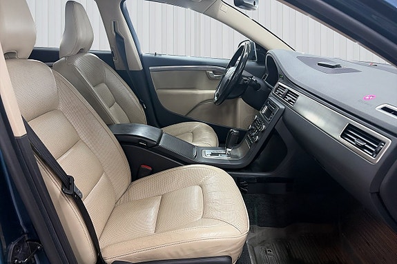 Volvo V70 17 of 21