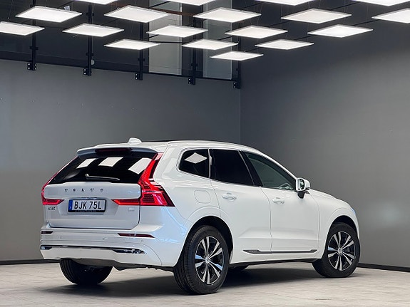 Volvo XC60 2 of 5
