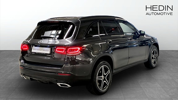Mercedes-Benz GLC300 e 2 of 5