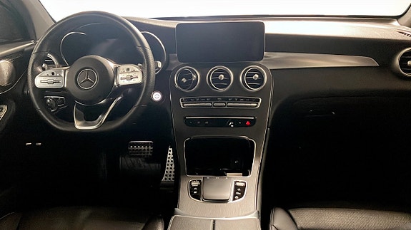Mercedes-Benz GLC300 e 4 of 5