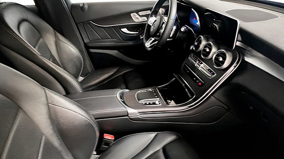 Mercedes-Benz GLC300 e 3 of 5
