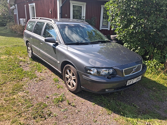 Volvo V70 4 of 5