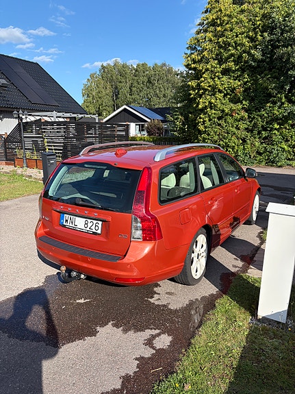 Volvo V50 2 of 7