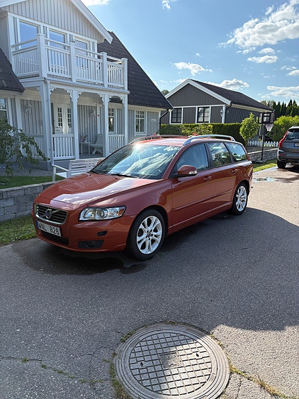 Volvo V50 3 of 7