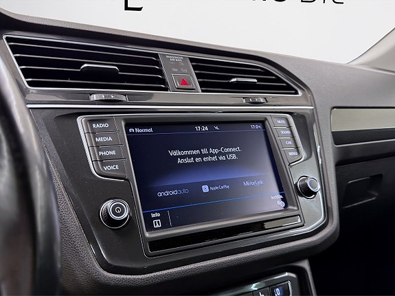 Volkswagen Tiguan 16 of 17