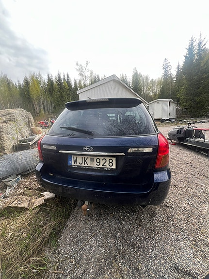Subaru Legacy 4 of 5