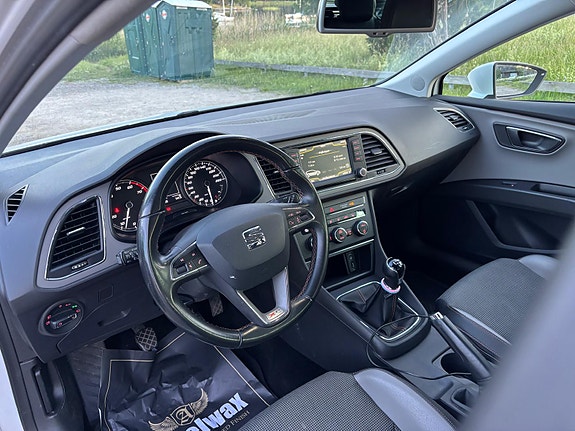 Seat Leon 3 of 5