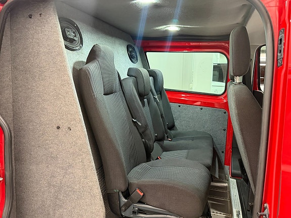 Ford Transit Custom 21 of 30