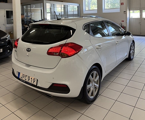 Kia Ceed 3 of 5