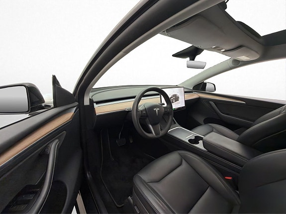 Tesla Model Y 12 of 30