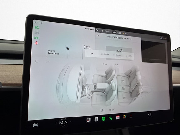Tesla Model Y 23 of 30