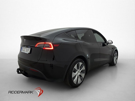 Tesla Model Y 9 of 30