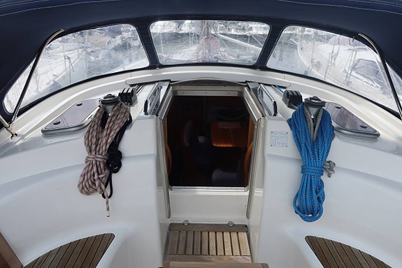 Bavaria 39 3 of 5