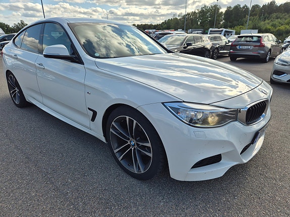 BMW 320d 2 of 5