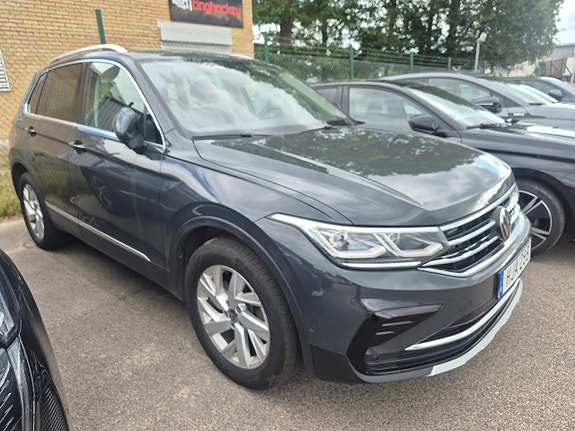 Volkswagen Tiguan 2 of 4