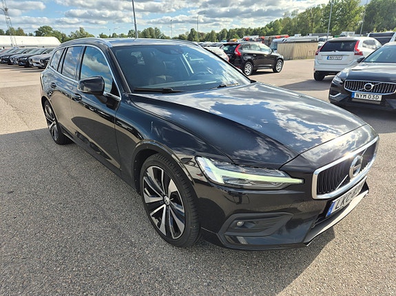 Volvo V60 2 of 5