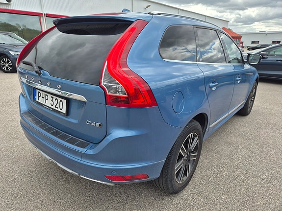 Volvo XC60 3 of 4