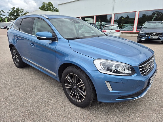 Volvo XC60 2 of 4