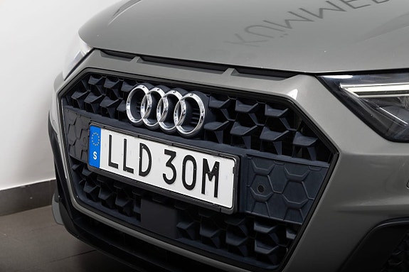 Audi A1 3 of 5