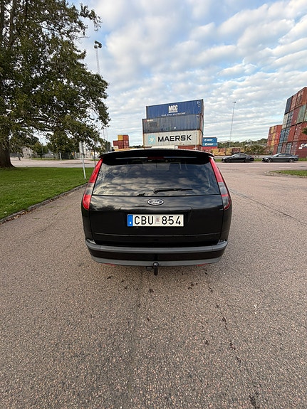 Ford Focus 9 of 15
