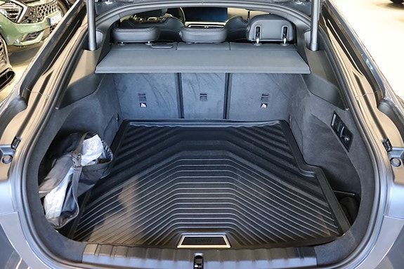 BMW i4 7 of 30