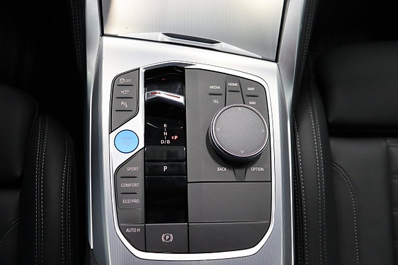 BMW i4 23 of 30