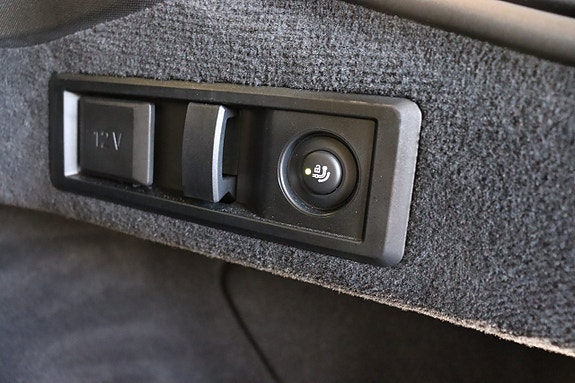BMW i4 9 of 30