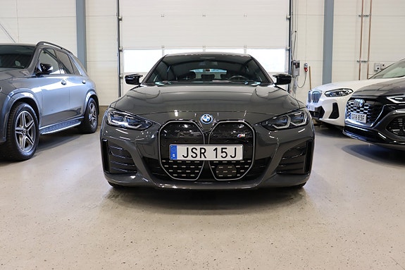 BMW i4 4 of 5