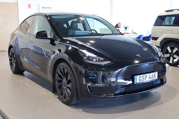 Tesla Model Y 3 of 5