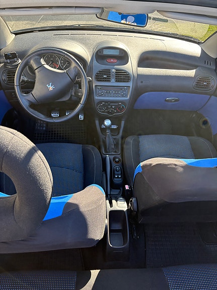 Peugeot 206 CC 3 of 5