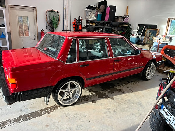 Volvo 740 2 of 3