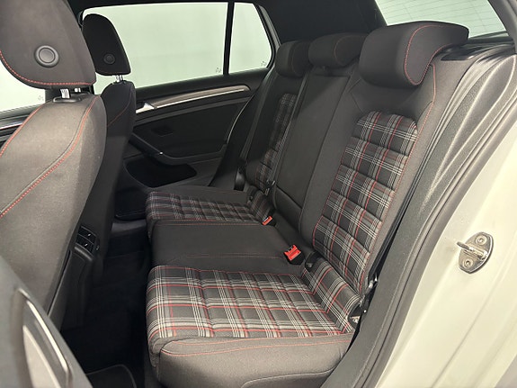 Volkswagen Golf I 9 of 15